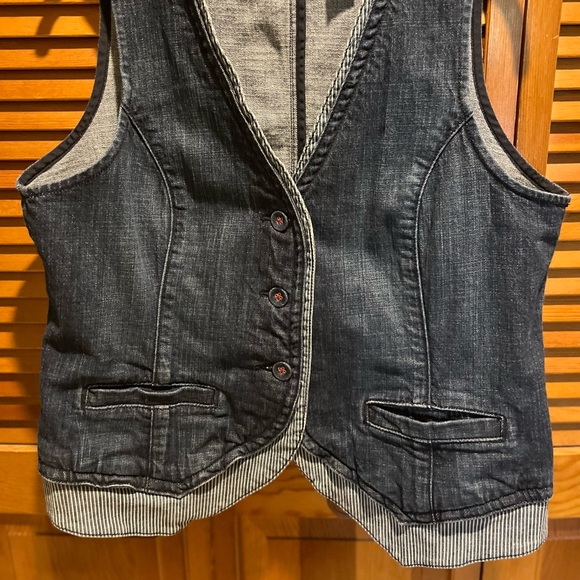 WOMENS CHICO’S PLATINUM SZ 2/Lg  DENIM VEST - Picture 2 of 8